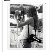 Load image into Gallery viewer, Feel Good Prints - Jane Birkin in Cannes
